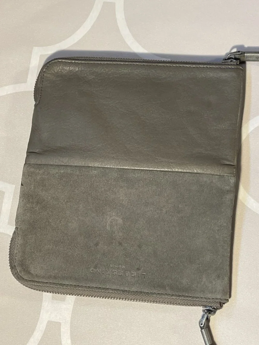 Liebeskind Dark Green Leather & Suede Bifold Wallet | Zip Coin Pockets